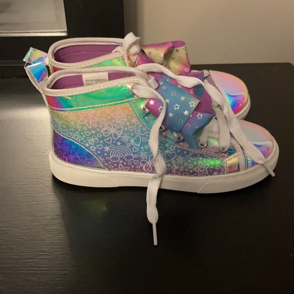 Jojo Siwa Bow Sneakers - Picture 2 of 4